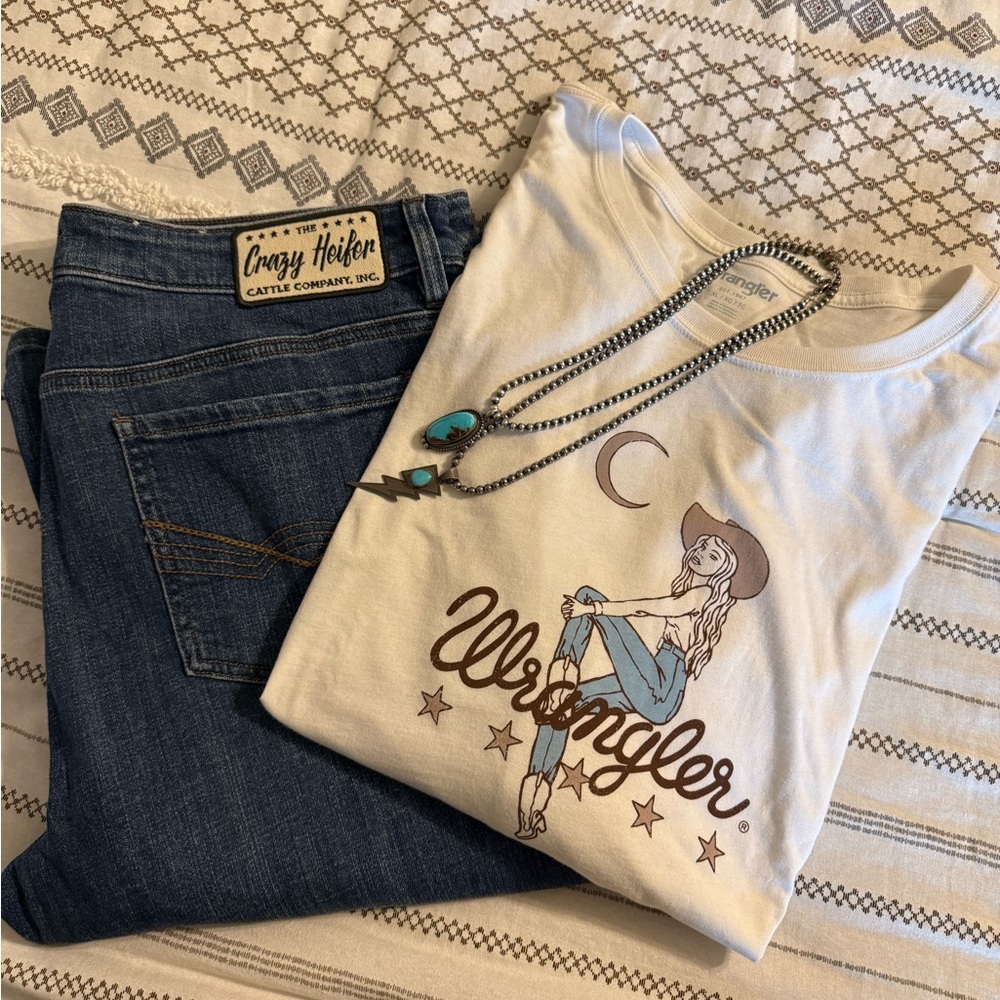 Wrangler white cowgirl Tee